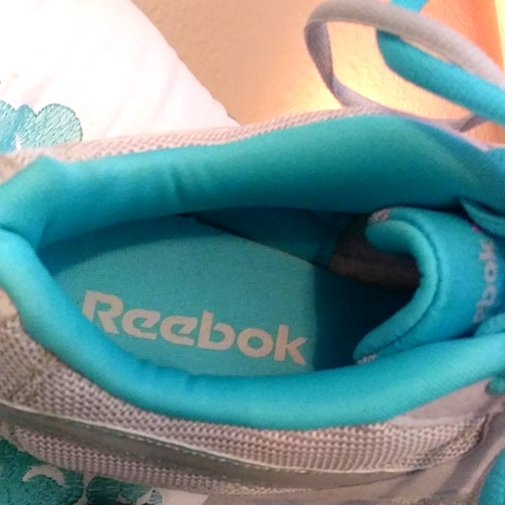 Classic Women's Reebok - Picture 2 of 8